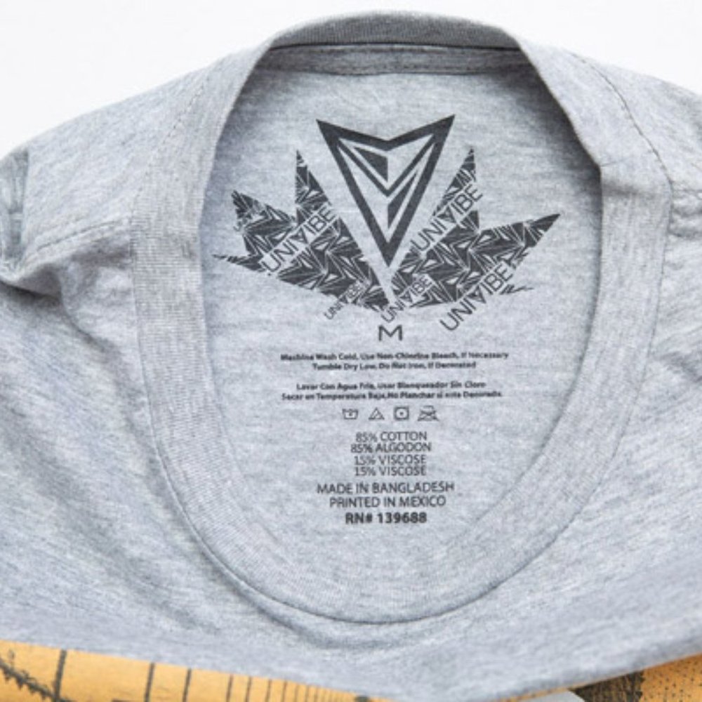 UNIVIBE Grey Brooklyn Bridge NYC Photography Art T-Shirt - Picture 3 of 5